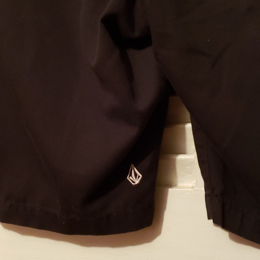 Volcom Shorts - Picture 4 of 6